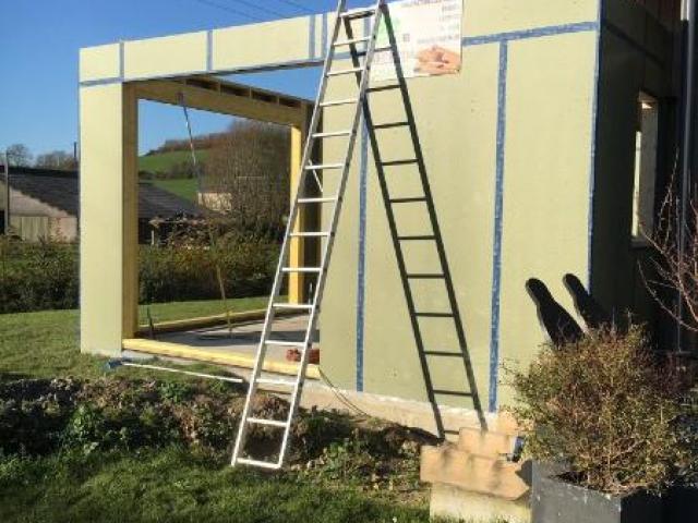 EXTENSION EN OSSATURE BOIS D'UNE MODERNE MAISON SITUEE DANS LE MONTREUILLOIS