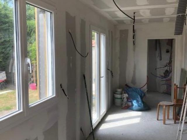 EXTENSION D'UNE MAISON EN OSSATURE BOIS AVEC BARDAGE SILVERWOOD A WABEN (62180)