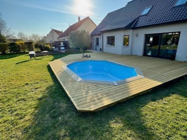 MAGNIFIQUE TERRASSE AUTOUR D'UNE PISCINE A VERTON - COMMUNE PROCHE DE BERCK